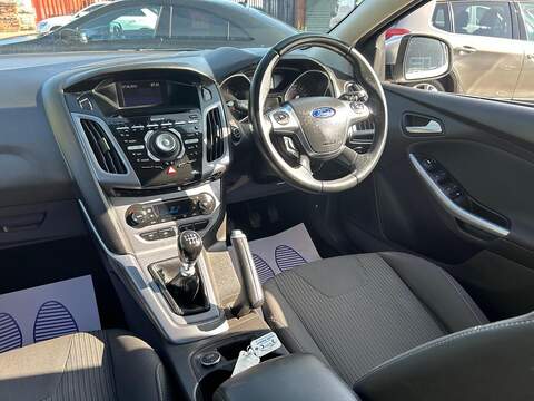 Ford Focus 1.6 TDCi Titanium Hatchback 5dr Diesel Manual Euro 5 (s/s) (115 ps) - U203