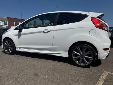 Ford Fiesta 1.0T EcoBoost Zetec S Hatchback 3dr Petrol Manual Euro 6 (s/s) (140 ps) - U204