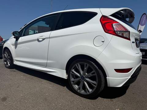Ford Fiesta 1.0T EcoBoost Zetec S Hatchback 3dr Petrol Manual Euro 6 (s/s) (140 ps) - U204