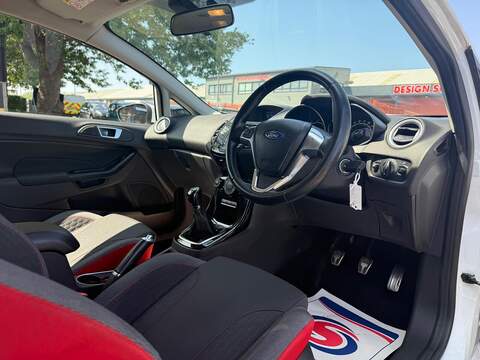 Ford Fiesta 1.0T EcoBoost Zetec S Hatchback 3dr Petrol Manual Euro 6 (s/s) (140 ps) - U204