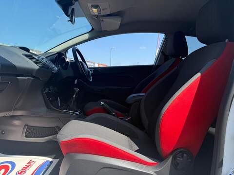 Ford Fiesta 1.0T EcoBoost Zetec S Hatchback 3dr Petrol Manual Euro 6 (s/s) (140 ps) - U204