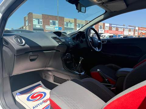 Ford Fiesta 1.0T EcoBoost Zetec S Hatchback 3dr Petrol Manual Euro 6 (s/s) (140 ps) - U204