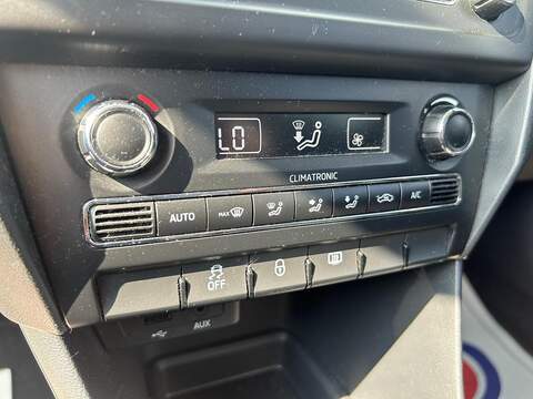 Skoda Rapid Spaceback Rapid Spaceback 1.2 TSI Elegance Euro 5 5dr - U21