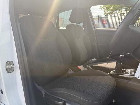 Vauxhall Crossland X 1.2 SE SUV 5dr Petrol Manual Euro 6 (83 ps) - U211