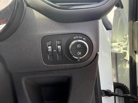 Vauxhall Crossland X 1.2 SE SUV 5dr Petrol Manual Euro 6 (83 ps) - U211