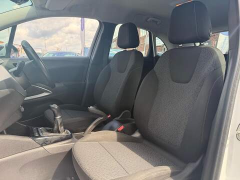 Vauxhall Crossland X 1.2 SE SUV 5dr Petrol Manual Euro 6 (83 ps) - U211