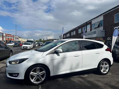 Ford Focus 1.0T EcoBoost Zetec Hatchback 5dr Petrol Manual Euro 6 (s/s) (125 ps) - U214
