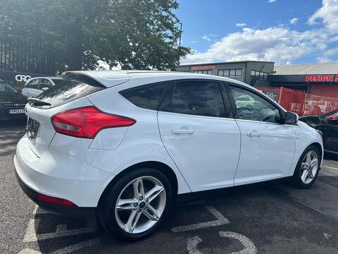 Ford Focus 1.0T EcoBoost Zetec Hatchback 5dr Petrol Manual Euro 6 (s/s) (125 ps) - U214