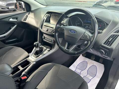 Ford Focus 1.0T EcoBoost Zetec Hatchback 5dr Petrol Manual Euro 6 (s/s) (125 ps) - U214