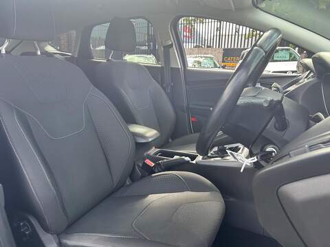 Ford Focus 1.0T EcoBoost Zetec Hatchback 5dr Petrol Manual Euro 6 (s/s) (125 ps) - U214