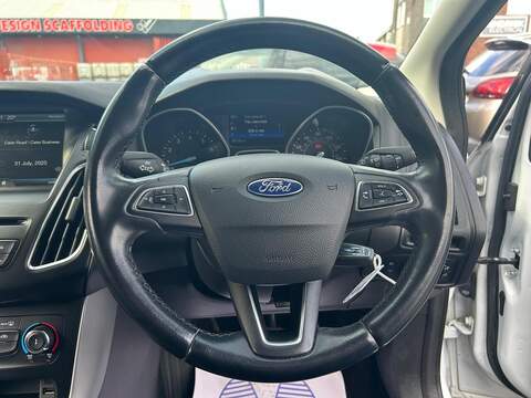 Ford Focus 1.0T EcoBoost Zetec Hatchback 5dr Petrol Manual Euro 6 (s/s) (125 ps) - U214