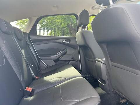 Ford Focus 1.0T EcoBoost Zetec Hatchback 5dr Petrol Manual Euro 6 (s/s) (125 ps) - U214