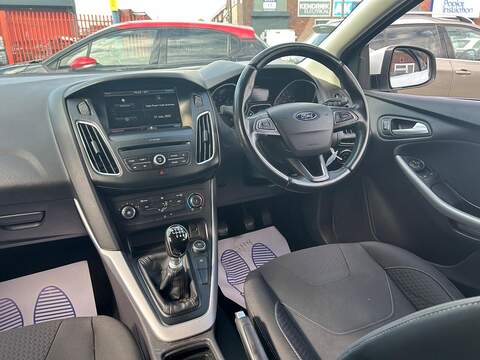 Ford Focus 1.0T EcoBoost Zetec Hatchback 5dr Petrol Manual Euro 6 (s/s) (125 ps) - U214