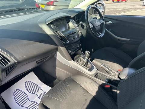 Ford Focus 1.0T EcoBoost Zetec Hatchback 5dr Petrol Manual Euro 6 (s/s) (125 ps) - U214