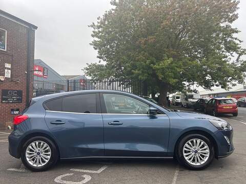Ford Focus 1.0T EcoBoost MHEV Titanium Edition Hatchback 5dr Petrol Manual Euro 6 (s/s) (125 ps) - U224