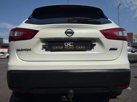 Nissan Qashqai Qashqai Acenta SUV 1 Manual Diesel - U229