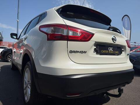 Nissan Qashqai Qashqai Acenta SUV 1 Manual Diesel - U229
