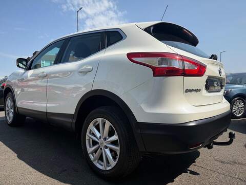 Nissan Qashqai Qashqai Acenta SUV 1 Manual Diesel - U229