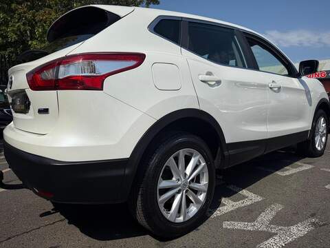 Nissan Qashqai Qashqai Acenta SUV 1 Manual Diesel - U229