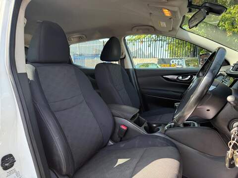 Nissan Qashqai Qashqai Acenta SUV 1 Manual Diesel - U229