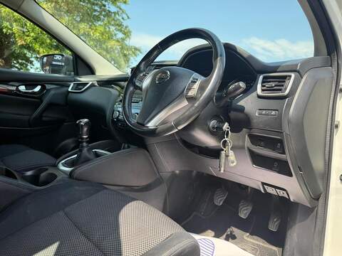 Nissan Qashqai Qashqai Acenta SUV 1 Manual Diesel - U229