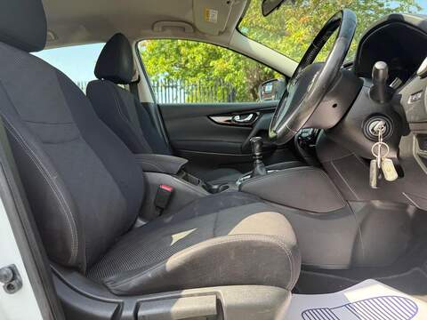 Nissan Qashqai Qashqai Acenta SUV 1 Manual Diesel - U229