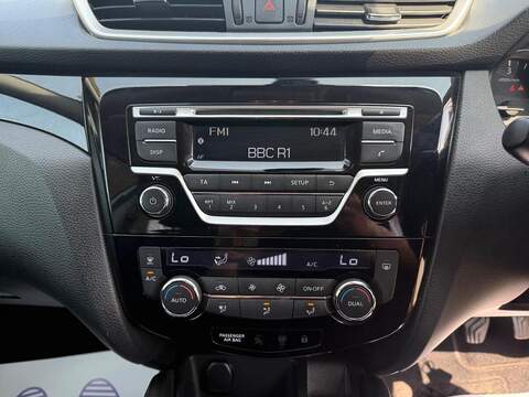 Nissan Qashqai Qashqai Acenta SUV 1 Manual Diesel - U229