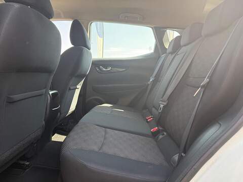 Nissan Qashqai Qashqai Acenta SUV 1 Manual Diesel - U229