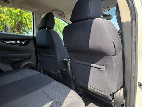 Nissan Qashqai Qashqai Acenta SUV 1 Manual Diesel - U229