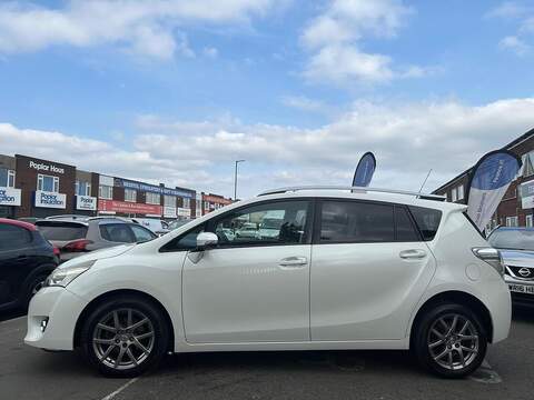 Toyota Verso 2.0 D-4D Excel MPV 5dr Diesel Manual Euro 5 (126 ps) - U232