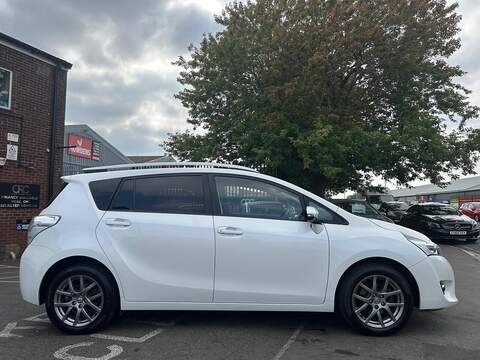 Toyota Verso 2.0 D-4D Excel MPV 5dr Diesel Manual Euro 5 (126 ps) - U232