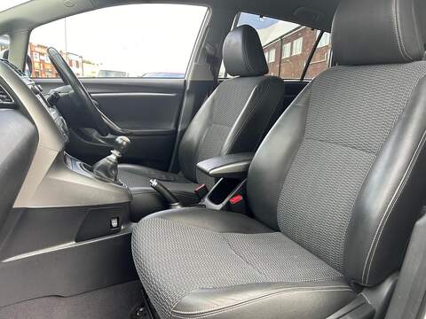 Toyota Verso 2.0 D-4D Excel MPV 5dr Diesel Manual Euro 5 (126 ps) - U232