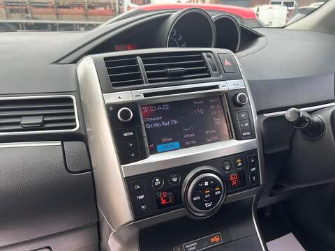 Toyota Verso 2.0 D-4D Excel MPV 5dr Diesel Manual Euro 5 (126 ps) - U232