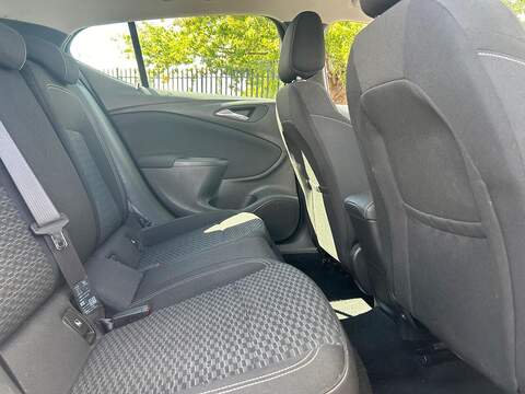 Vauxhall Astra 1.4i Turbo SRi Nav Hatchback 5dr Petrol Manual Euro 6 (s/s) (150 ps) - U247