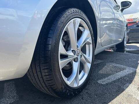 Vauxhall Astra 1.4i Turbo SRi Nav Hatchback 5dr Petrol Manual Euro 6 (s/s) (150 ps) - U247