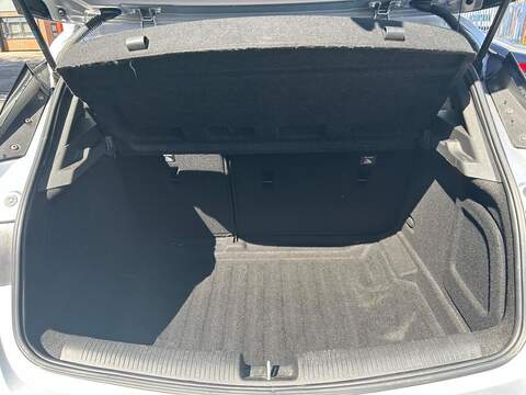 Vauxhall Astra 1.4i Turbo SRi Nav Hatchback 5dr Petrol Manual Euro 6 (s/s) (150 ps) - U247