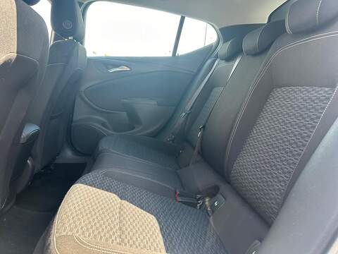 Vauxhall Astra 1.4i Turbo SRi Nav Hatchback 5dr Petrol Manual Euro 6 (s/s) (150 ps) - U247