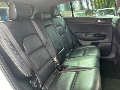 Kia Sportage 2.0 CRDi KX-3 SUV 5dr Diesel Manual AWD Euro 6 (134 bhp) - U250
