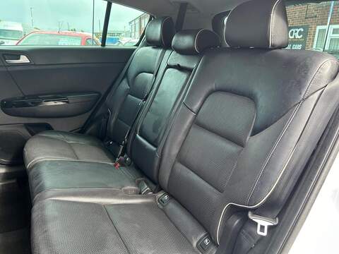 Kia Sportage 2.0 CRDi KX-3 SUV 5dr Diesel Manual AWD Euro 6 (134 bhp) - U250