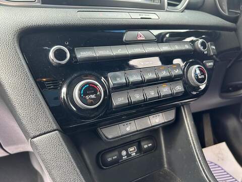 Kia Sportage 2.0 CRDi KX-3 SUV 5dr Diesel Manual AWD Euro 6 (134 bhp) - U250