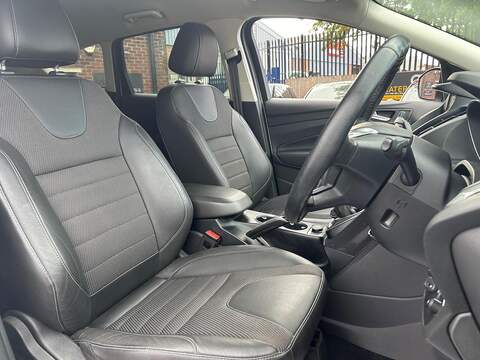 Ford Kuga 2.0 TDCi Titanium SUV 5dr Diesel Manual 2WD Euro 6 (s/s) (150 ps) - U251