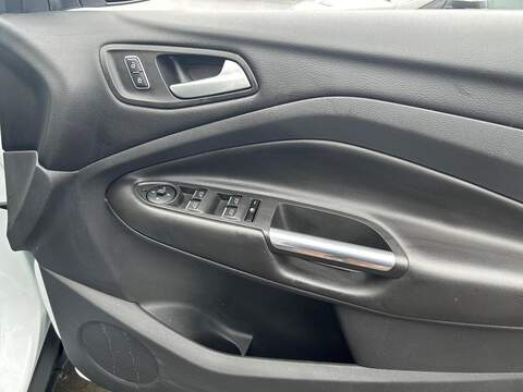 Ford Kuga 2.0 TDCi Titanium SUV 5dr Diesel Manual 2WD Euro 6 (s/s) (150 ps) - U251