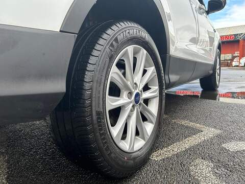 Ford Kuga 2.0 TDCi Titanium SUV 5dr Diesel Manual 2WD Euro 6 (s/s) (150 ps) - U251