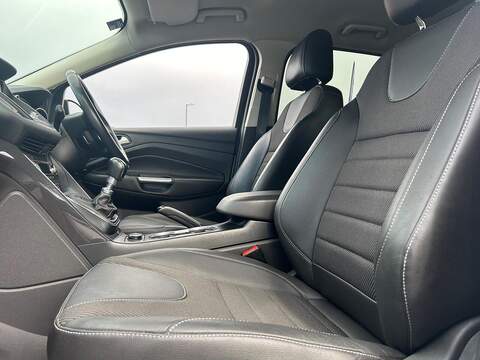 Ford Kuga 2.0 TDCi Titanium SUV 5dr Diesel Manual 2WD Euro 6 (s/s) (150 ps) - U251