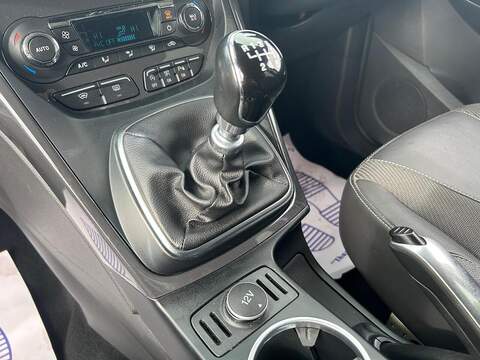 Ford Kuga 2.0 TDCi Titanium SUV 5dr Diesel Manual 2WD Euro 6 (s/s) (150 ps) - U251