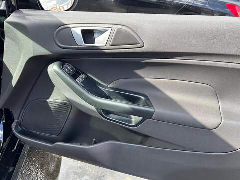 Ford Fiesta 1.0T EcoBoost ST-Line Hatchback 3dr Petrol Manual Euro 6 (s/s) (140 ps) - U256