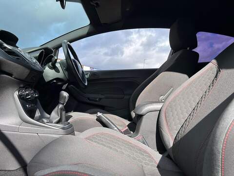 Ford Fiesta 1.0T EcoBoost ST-Line Hatchback 3dr Petrol Manual Euro 6 (s/s) (140 ps) - U256