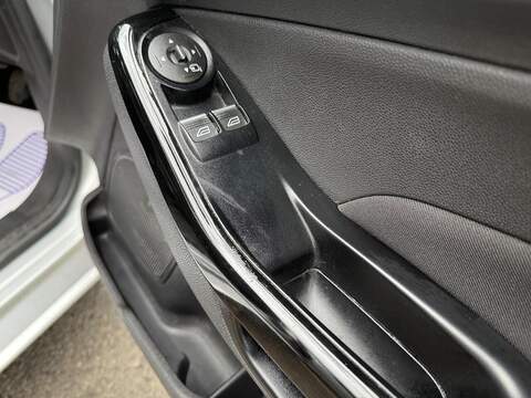 Ford Fiesta 1.0T EcoBoost Zetec Euro 6 (s/s) 5dr - U257