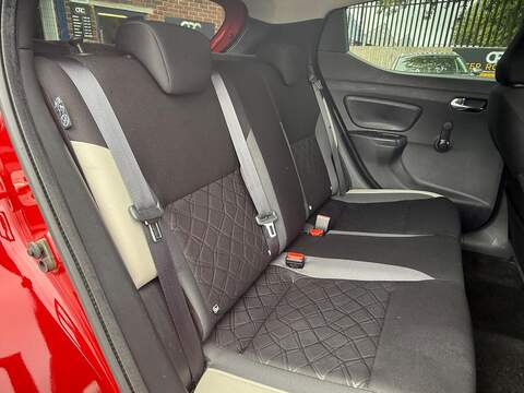 Nissan Micra 1.5 dCi N-Connecta Hatchback 5dr Diesel Manual Euro 6 (s/s) (90 ps) - U258