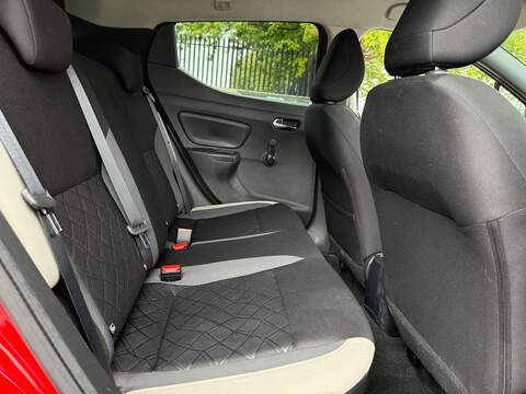 Nissan Micra 1.5 dCi N-Connecta Hatchback 5dr Diesel Manual Euro 6 (s/s) (90 ps) - U258